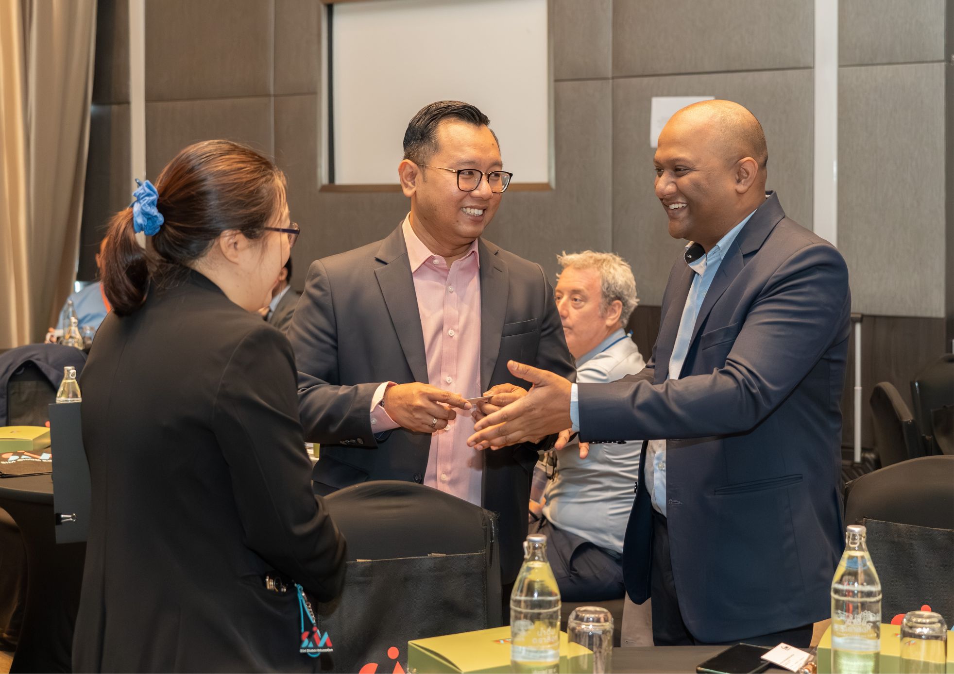 ส่งลูกเรียนสิงคโปร์ให้รอด ไม่ใช่แค่เรื่องเกรด! มารู้จักระบบใหม่ที่จะช่วยเตรียมลูกให้พร้อมตั้งแต่ยังอยู่ในไทย